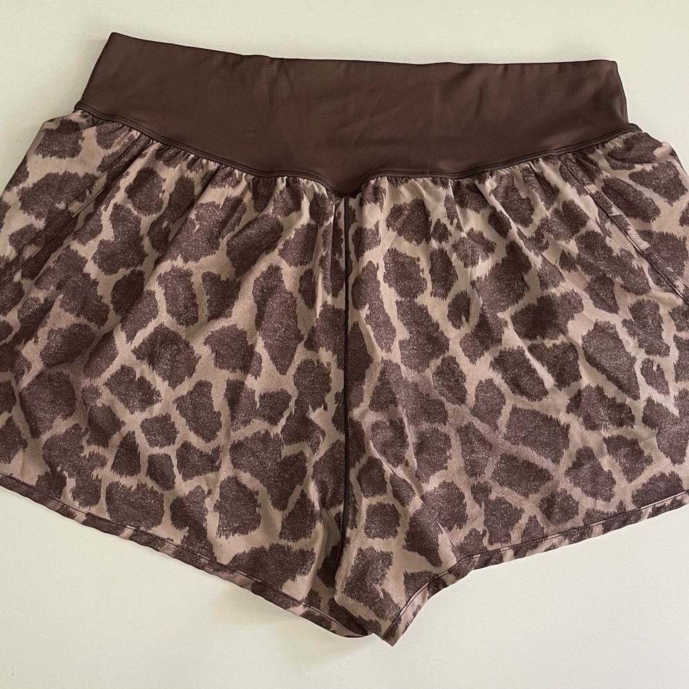 Aerie Offline Leopard Print Athletic Gym Shorts Size XL - Picture 10 of 10